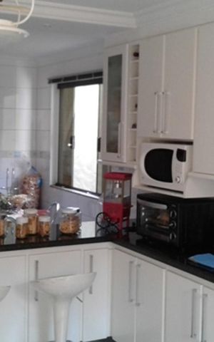 Casa à venda com 238m², 4 quartos e 4 vagas Casa à venda com 238m², 4 quartos e 4 vagasCozinha