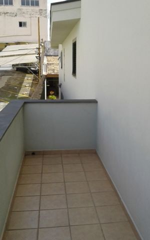 Casa à venda com 238m², 4 quartos e 4 vagas Casa à venda com 238m², 4 quartos e 4 vagasÁrea externa