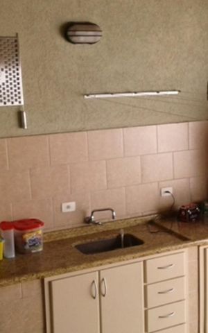 Casa à venda com 238m², 4 quartos e 4 vagas Casa à venda com 238m², 4 quartos e 4 vagasÁrea externa