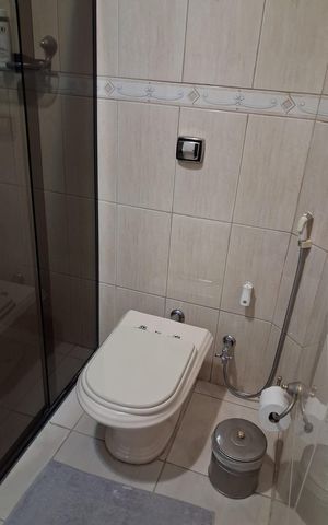 Casa à venda com 238m², 4 quartos e 4 vagas Casa à venda com 238m², 4 quartos e 4 vagasBanheiro