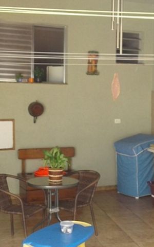 Casa à venda com 238m², 4 quartos e 4 vagas Casa à venda com 238m², 4 quartos e 4 vagasÁrea externa