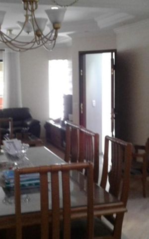 Casa à venda com 238m², 4 quartos e 4 vagas Casa à venda com 238m², 4 quartos e 4 vagasSala