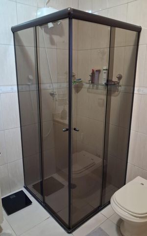 Casa à venda com 238m², 4 quartos e 4 vagas Casa à venda com 238m², 4 quartos e 4 vagasBanheiro