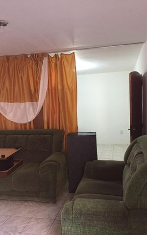 Casa à venda com 250m², 4 quartos e 2 vagas Casa à venda com 250m², 4 quartos e 2 vagasSala