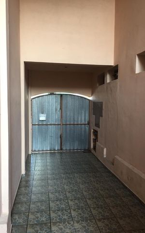 Casa à venda com 250m², 4 quartos e 2 vagas Casa à venda com 250m², 4 quartos e 2 vagasÁrea externa