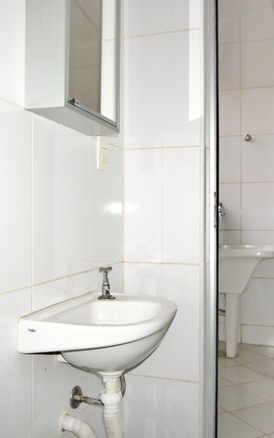 Apartamento para alugar com 240m², 5 quartos e 3 vagas Apartamento para alugar com 240m², 5 quartos e 3 vagasBanheiro de serviço