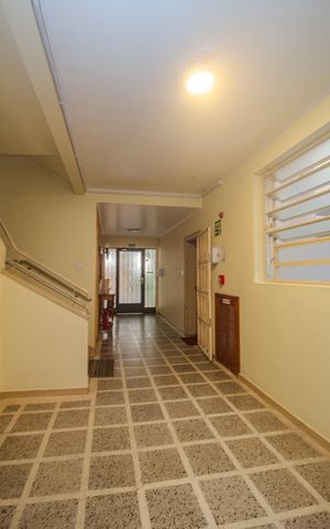 Apartamento à venda com 90m², 2 quartos e sem vaga Apartamento à venda com 90m², 2 quartos e sem vagaHall de entrada