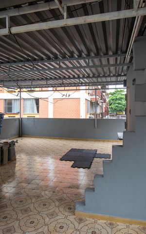 Casa à venda com 75m², 4 quartos e sem vaga Casa à venda com 75m², 4 quartos e sem vagaTerraço