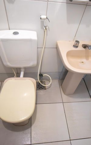 Casa à venda com 75m², 4 quartos e sem vaga Casa à venda com 75m², 4 quartos e sem vagaBanheiro
