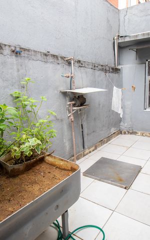 Casa à venda com 75m², 4 quartos e sem vaga Casa à venda com 75m², 4 quartos e sem vagaQuintal