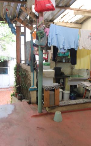 Casa à venda com 300m², 6 quartos e sem vagaQuintal / área de serviço