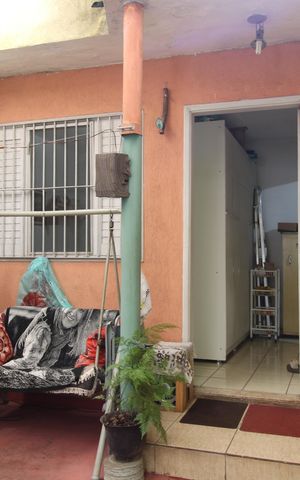 Casa à venda com 300m², 6 quartos e sem vagaQuintal / área de serviço