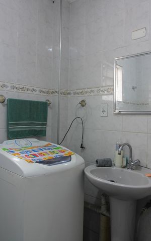 Casa à venda com 300m², 6 quartos e sem vagaBanheiro casa 1