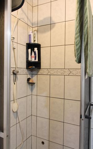 Casa à venda com 300m², 6 quartos e sem vagaBanheiro casa 2