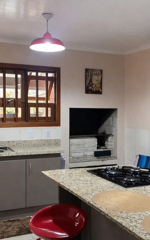 Casa à venda com 300m², 3 quartos e 4 vagas Casa à venda com 300m², 3 quartos e 4 vagasCozinha