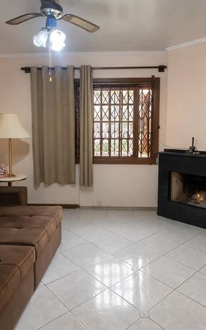 Casa à venda com 300m², 3 quartos e 4 vagas Casa à venda com 300m², 3 quartos e 4 vagasSala