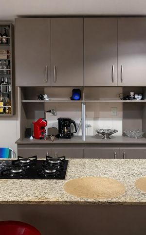 Casa à venda com 300m², 3 quartos e 4 vagas Casa à venda com 300m², 3 quartos e 4 vagasCozinha