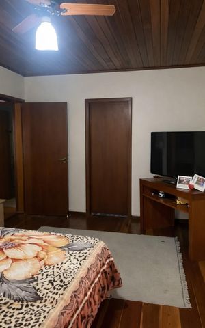 Casa à venda com 300m², 3 quartos e 4 vagas Casa à venda com 300m², 3 quartos e 4 vagasQuarto 1