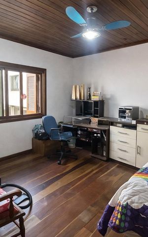 Casa à venda com 300m², 3 quartos e 4 vagas Casa à venda com 300m², 3 quartos e 4 vagasQuarto 2
