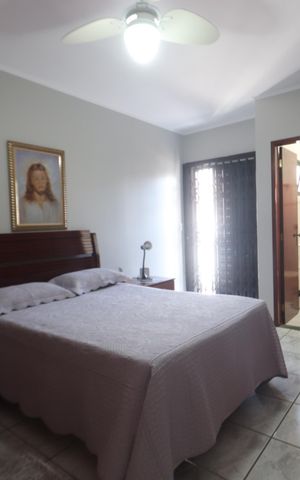 Casa à venda com 310m², 3 quartos e 4 vagasSuíte