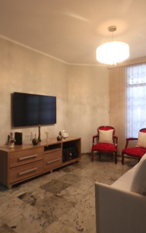 Casa à venda com 310m², 3 quartos e 4 vagasSala