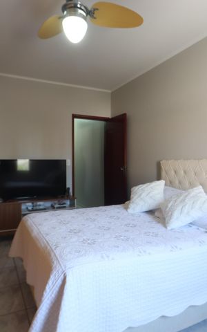 Casa à venda com 310m², 3 quartos e 4 vagasQuarto 2