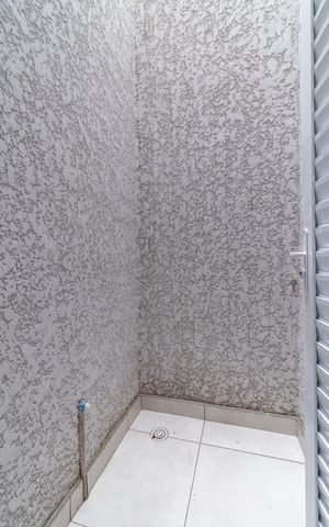 Apartamento à venda com 28m², 1 quarto e sem vagaÁrea de Serviço
