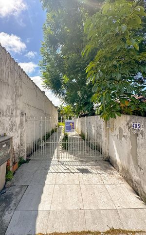 Casa para alugar com 300m², 2 quartos e 4 vagasFachada