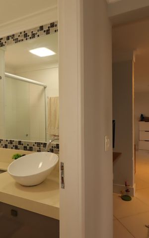 Apartamento à venda com 80m², 2 quartos e 2 vagasCorredor