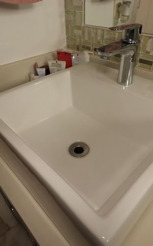 Apartamento à venda com 80m², 2 quartos e 2 vagasBanheiro da Suíte - Pia
