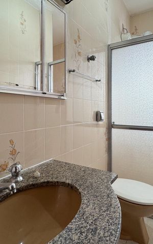 Casa à venda com 160m², 3 quartos e 5 vagasBanheiro Social 2