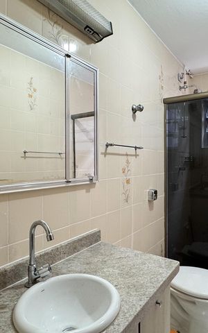 Casa à venda com 160m², 3 quartos e 5 vagasBanheiro Social 1