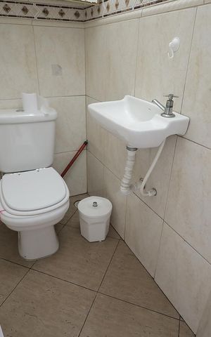 Casa de condomínio à venda com 84m², 2 quartos e 2 vagas Casa de condomínio à venda com 84m², 2 quartos e 2 vagasBanheiro 1