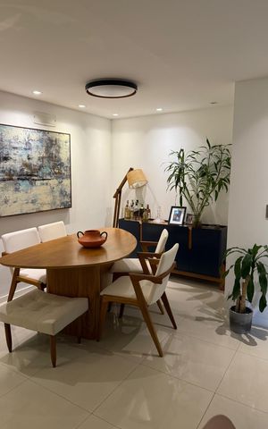 Apartamento à venda com 127m², 3 quartos e 2 vagas Apartamento à venda com 127m², 3 quartos e 2 vagasSala