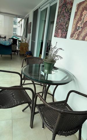 Apartamento à venda com 127m², 3 quartos e 2 vagas Apartamento à venda com 127m², 3 quartos e 2 vagasVaranda
