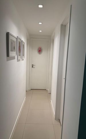 Apartamento à venda com 127m², 3 quartos e 2 vagas Apartamento à venda com 127m², 3 quartos e 2 vagasCorredor