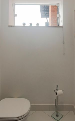 Casa à venda com 250m², 5 quartos e 3 vagas Casa à venda com 250m², 5 quartos e 3 vagasLavabo