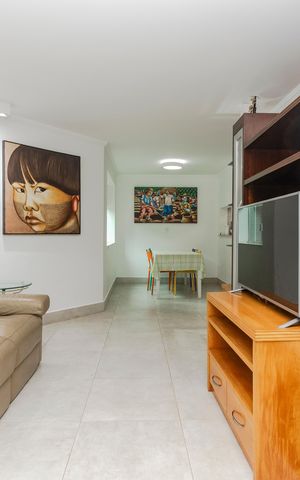 Casa à venda com 250m², 5 quartos e 3 vagas Casa à venda com 250m², 5 quartos e 3 vagasSala de TV