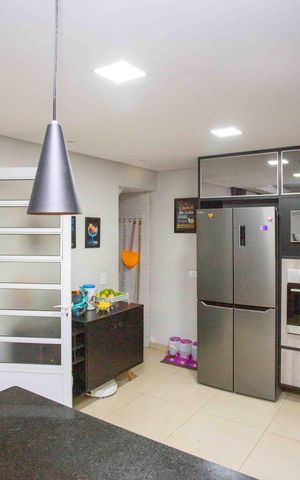 Casa à venda com 320m², 4 quartos e 2 vagasCozinha