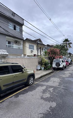 Casa à venda com 200m², 3 quartos e 1 vaga Casa à venda com 200m², 3 quartos e 1 vagaFachada