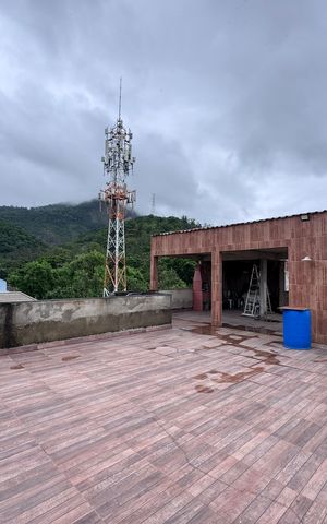 Casa à venda com 200m², 3 quartos e 1 vaga Casa à venda com 200m², 3 quartos e 1 vagaTerraço