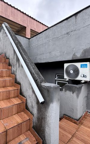 Casa à venda com 200m², 3 quartos e 1 vaga Casa à venda com 200m², 3 quartos e 1 vagaTerraço