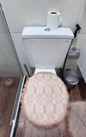 Casa à venda com 200m², 3 quartos e 1 vaga Casa à venda com 200m², 3 quartos e 1 vagaBanheiro Social