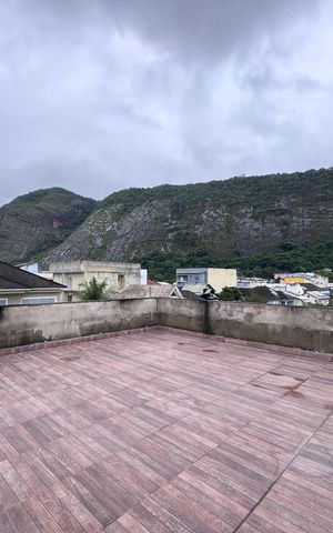 Casa à venda com 200m², 3 quartos e 1 vaga Casa à venda com 200m², 3 quartos e 1 vagaTerraço