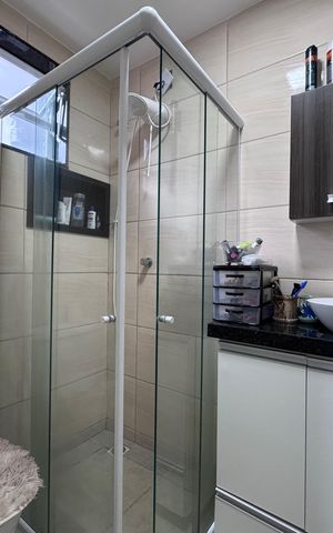 Casa à venda com 200m², 3 quartos e 1 vaga Casa à venda com 200m², 3 quartos e 1 vagaSuíte - Banheiro