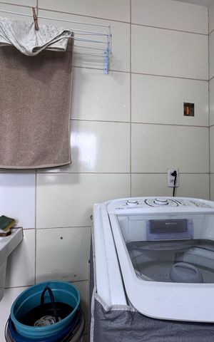 Casa à venda com 200m², 3 quartos e 1 vaga Casa à venda com 200m², 3 quartos e 1 vagaCozinha e Área de Serviço