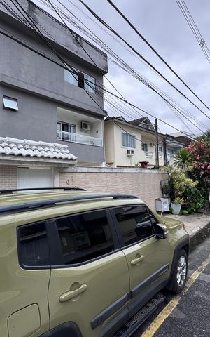 Casa à venda com 200m², 3 quartos e 1 vaga Casa à venda com 200m², 3 quartos e 1 vagaFachada