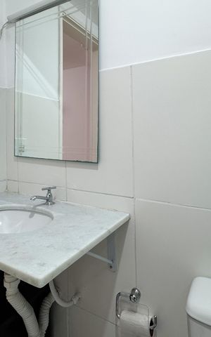 Apartamento à venda com 57m², 2 quartos e 1 vaga Apartamento à venda com 57m², 2 quartos e 1 vagaBanheiro Social