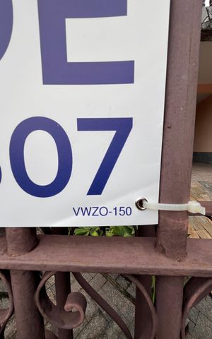 Casa à venda com 360m², 4 quartos e 5 vagas Casa à venda com 360m², 4 quartos e 5 vagasVWZO-150