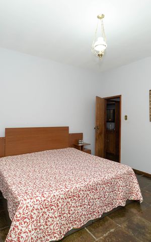Casa à venda com 360m², 4 quartos e 5 vagas Casa à venda com 360m², 4 quartos e 5 vagasQUARTO1